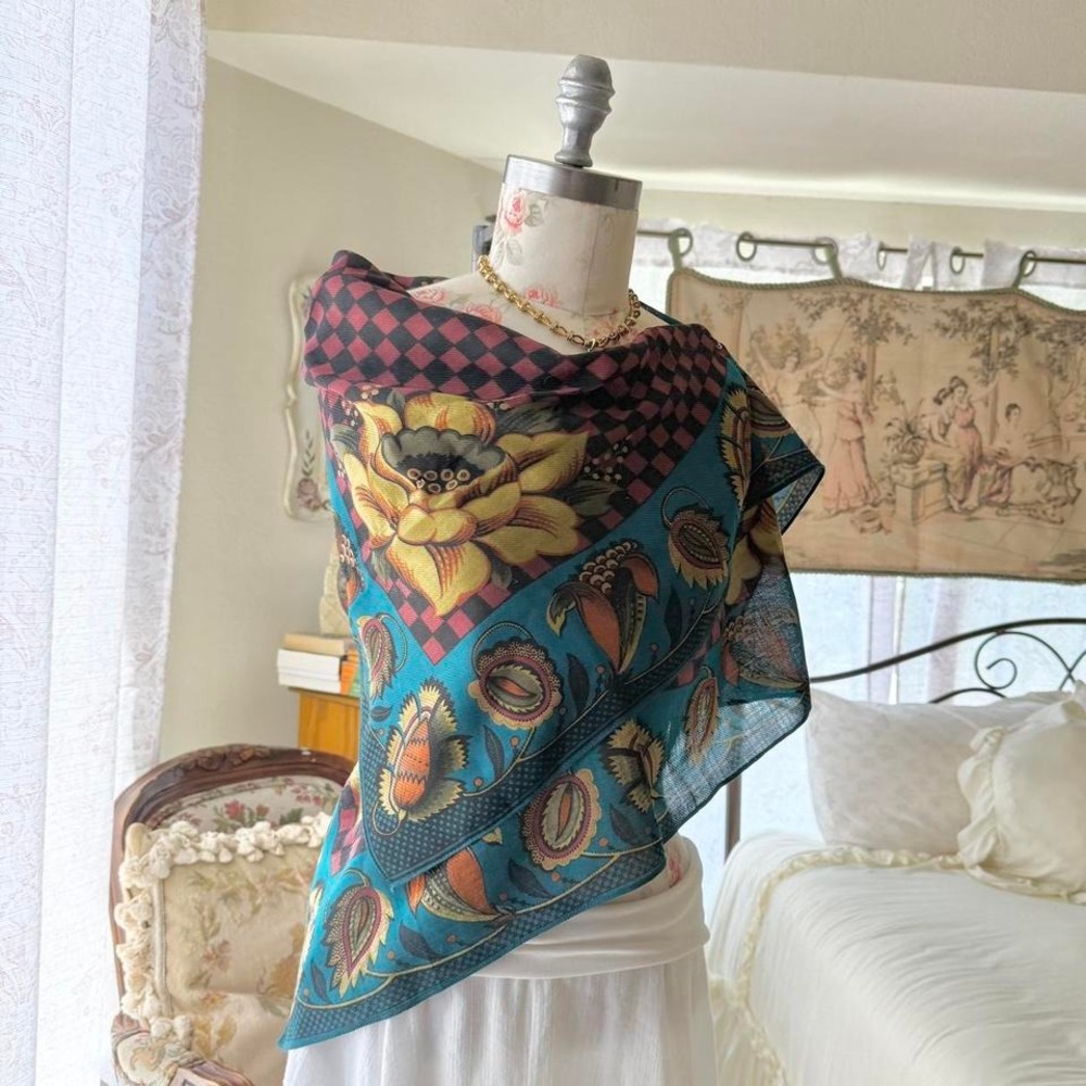 vintage floral 70s shawl